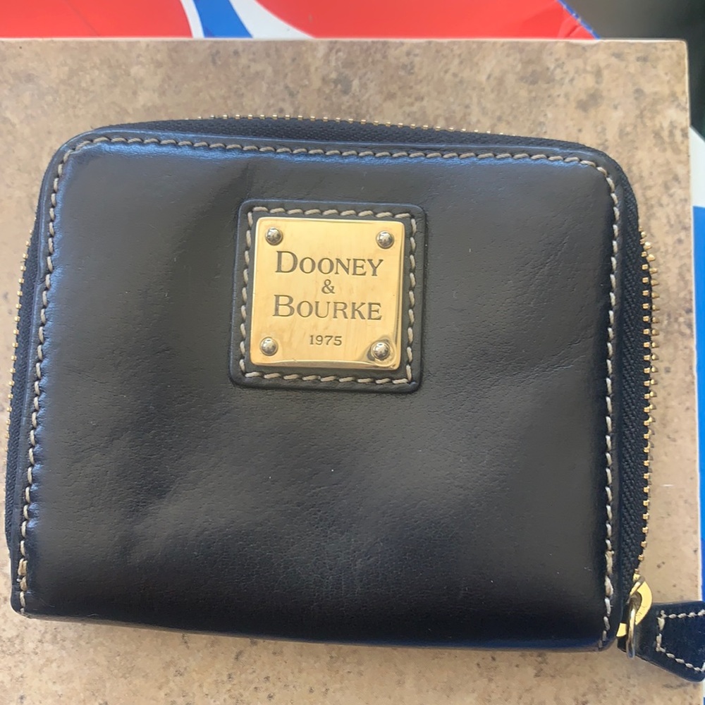 Dooney & Bourke small black zipper wallet